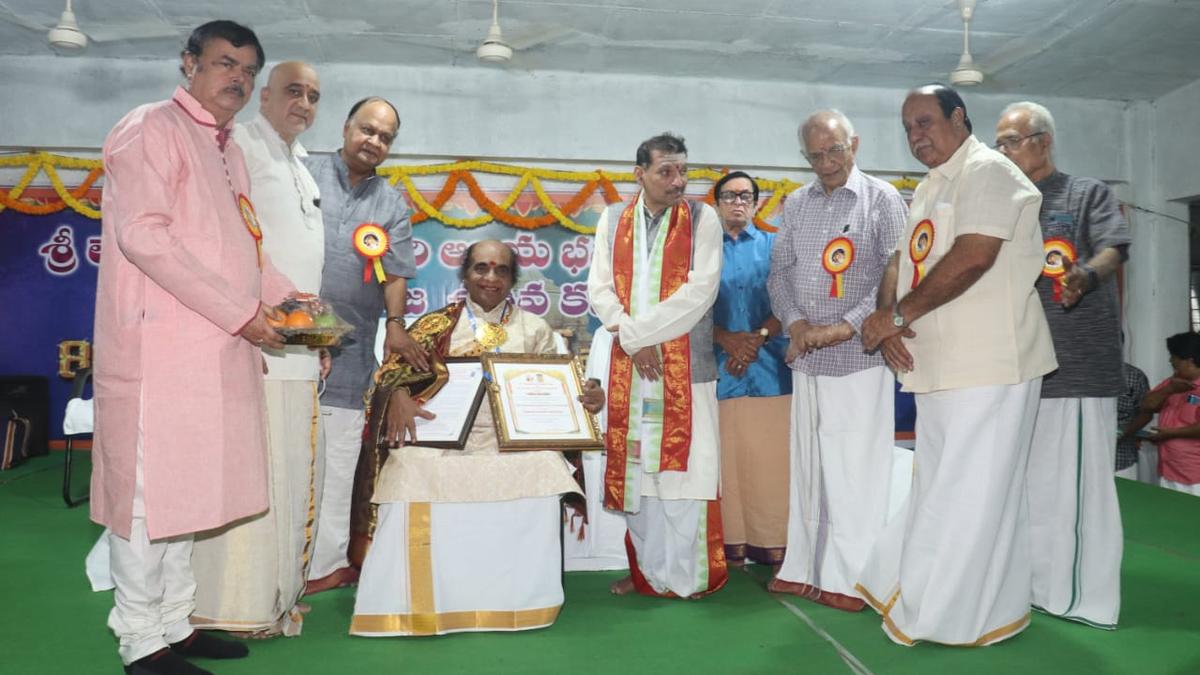 Ghatam Vidwan AK Palanivel honoured at Sri Thyagaraja music festival in Tirupati